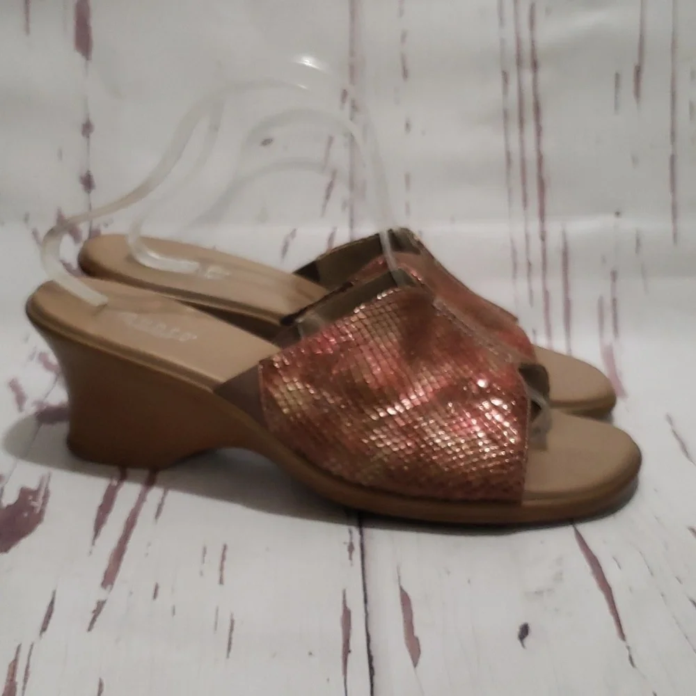 Munro 12 red/orange snake print mules open toe wedges sandals